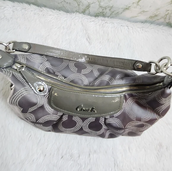 Vintage Coach Patent Trim Handbag - Picture 12 of 16